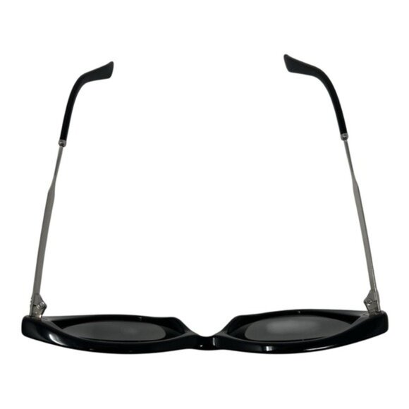 Gucci Elegant Black Cat-Eye Sunglasses - Picture 4 of 9